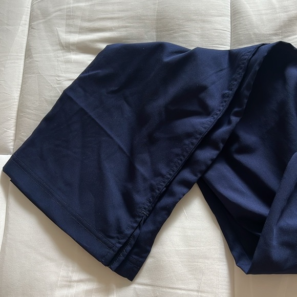 Med couture navy scrubs: medium - Picture 8 of 9